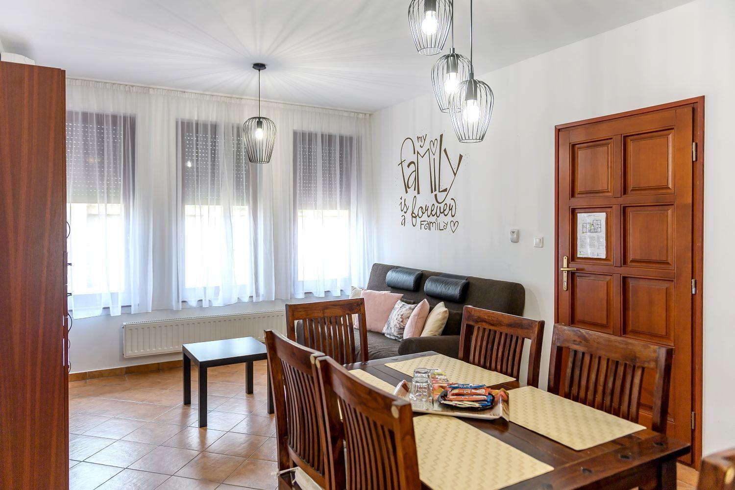 Cherry Apartmanhaz Шарвар Екстер'єр фото