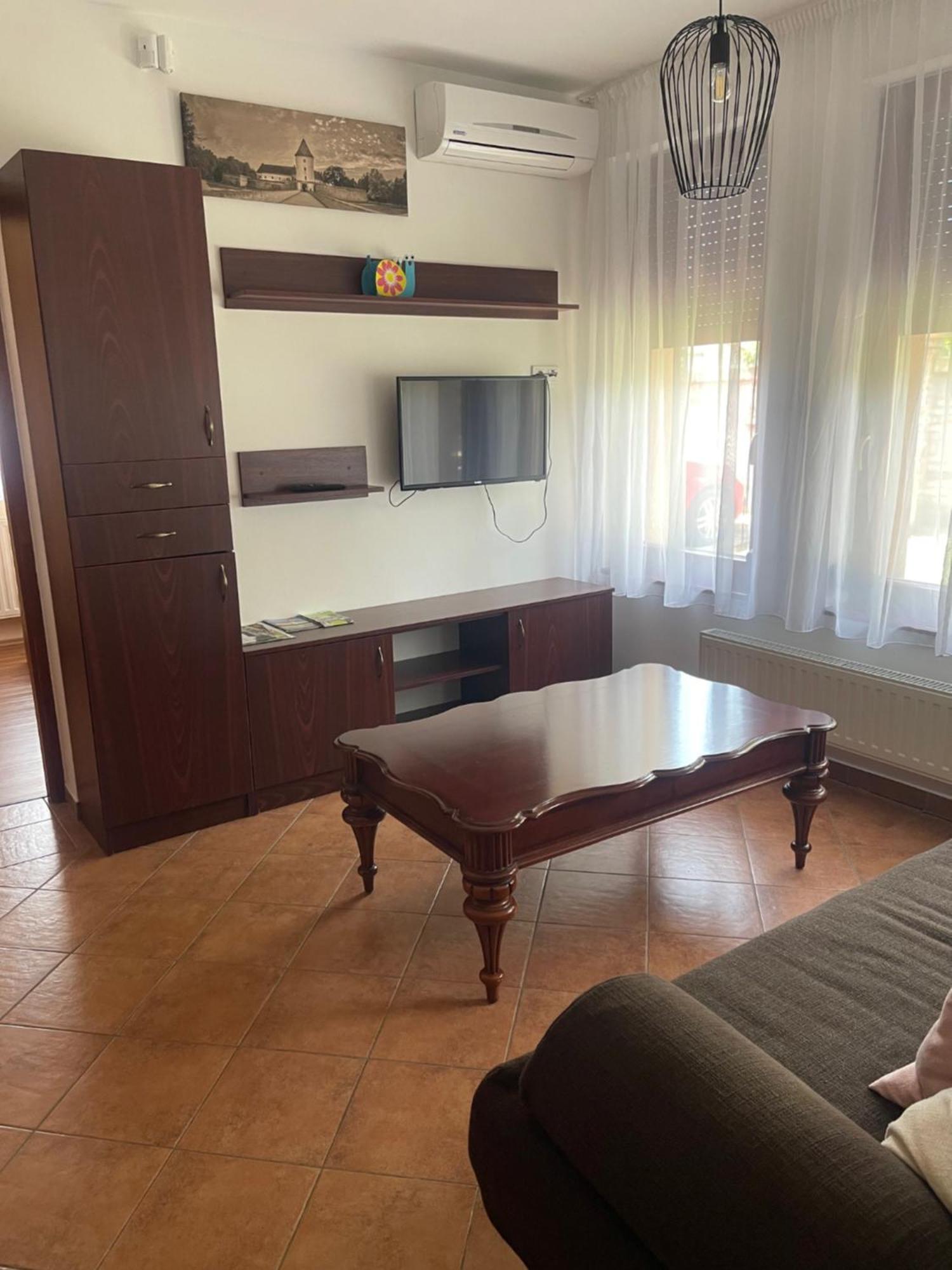 Cherry Apartmanhaz Шарвар Екстер'єр фото